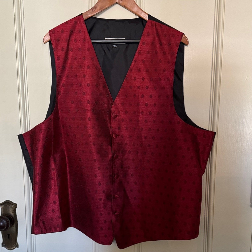 Like New XXL tuxedo vest Burgandy